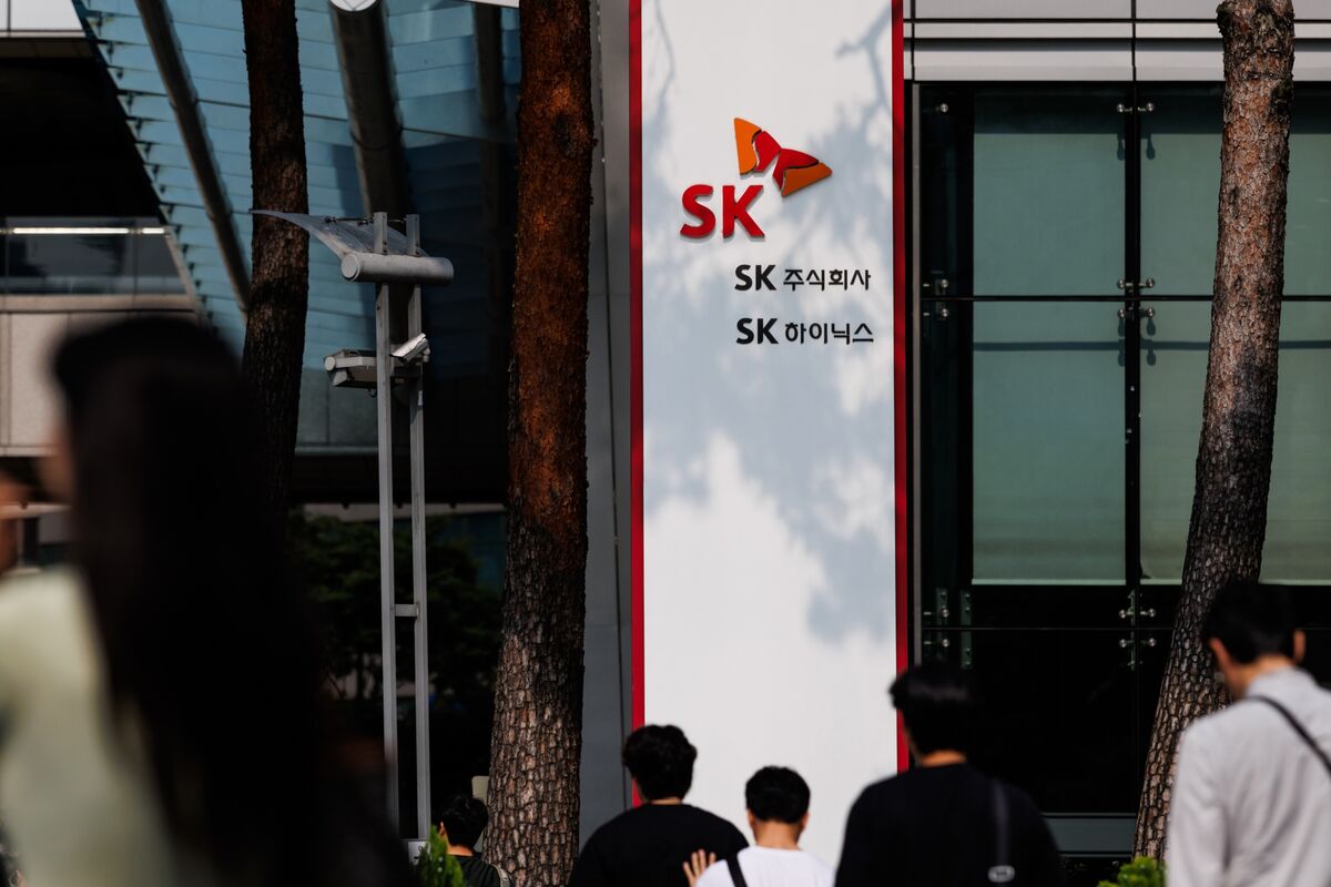 SK Hynix Prices US Share Offering as Capital Markets Reopen